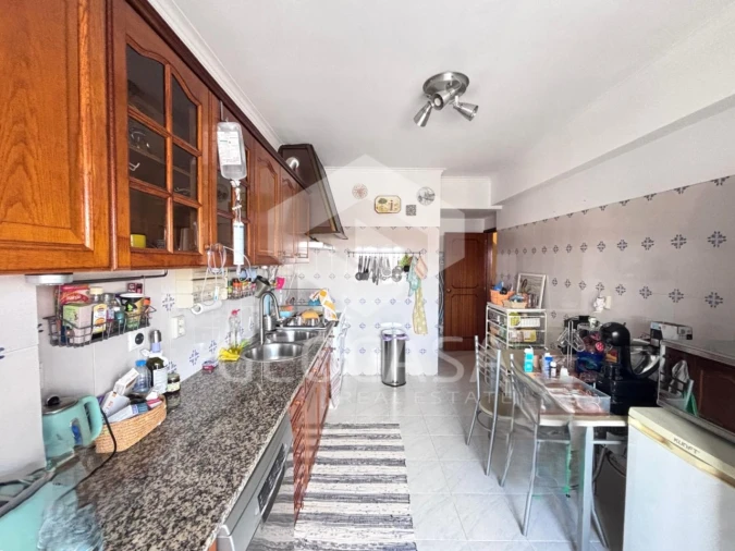 Apartamento T3 para Venda em Algueirão-Mem Martins Foto 2