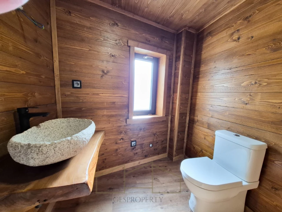 Prédio para Venda em Cortes do Meio Foto 17