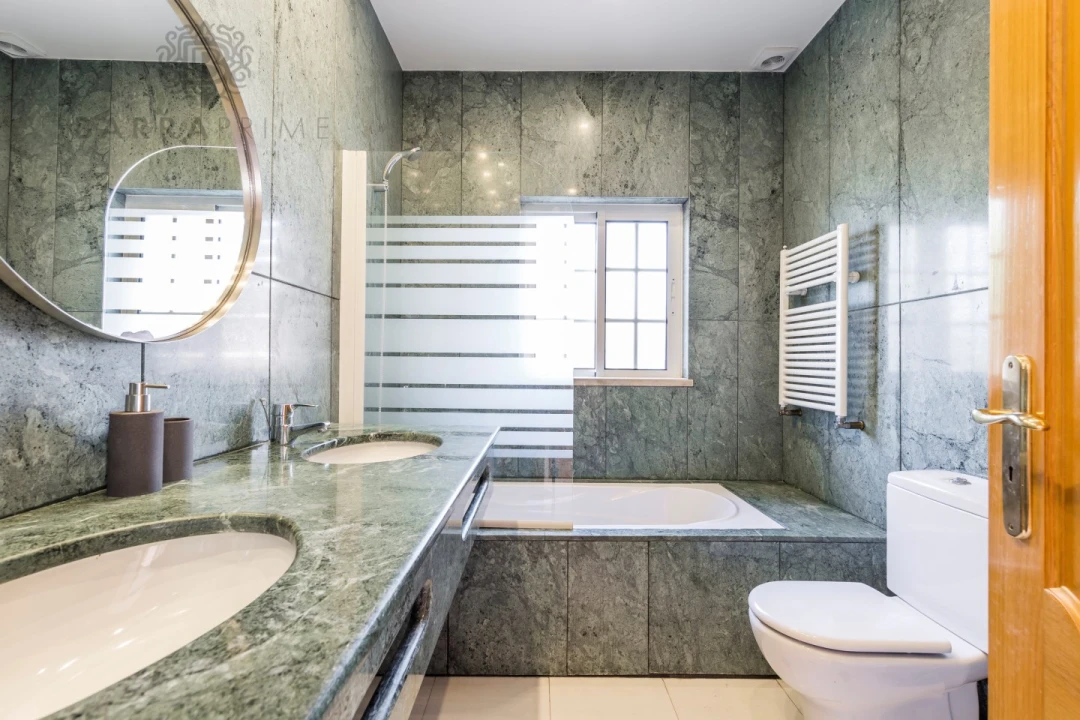 Moradia T5 para Venda em Almancil Foto 37