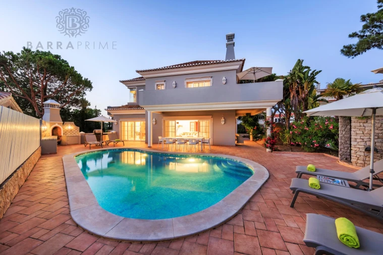 Moradia T5 para Venda em Almancil Foto 1