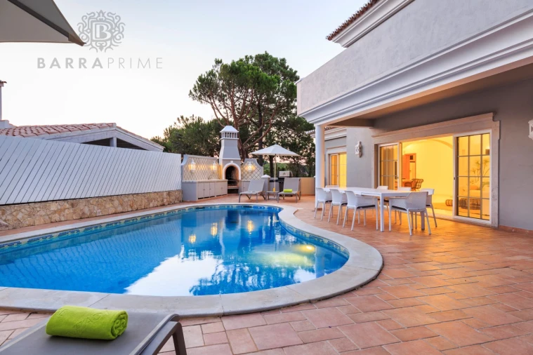 Moradia T5 para Venda em Almancil Foto 2