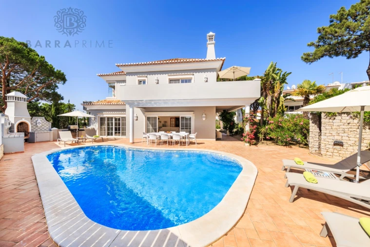 Moradia T5 para Venda em Almancil Foto 11