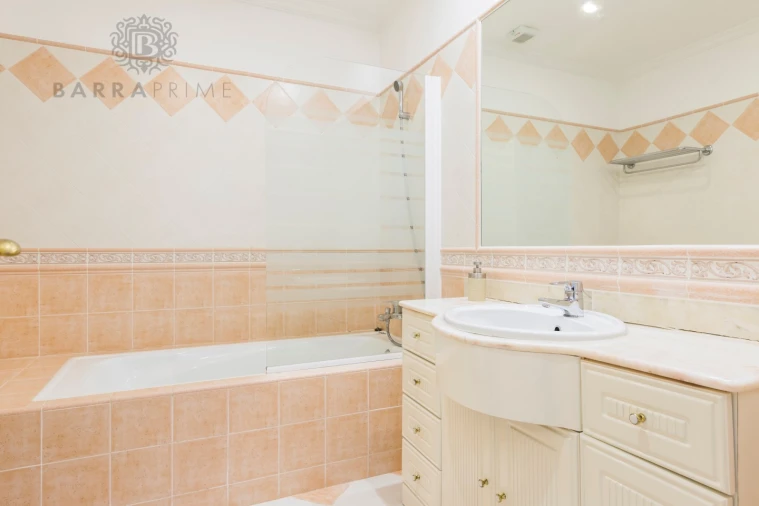 Moradia T5 para Venda em Almancil Foto 27