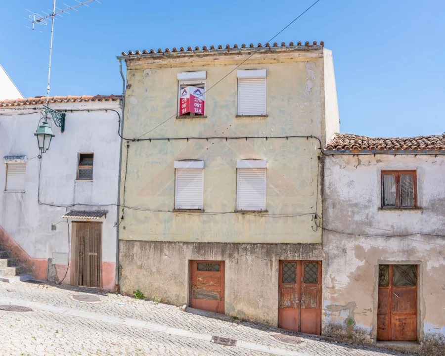 Moradia T3 para Venda em Dominguizo Foto 1