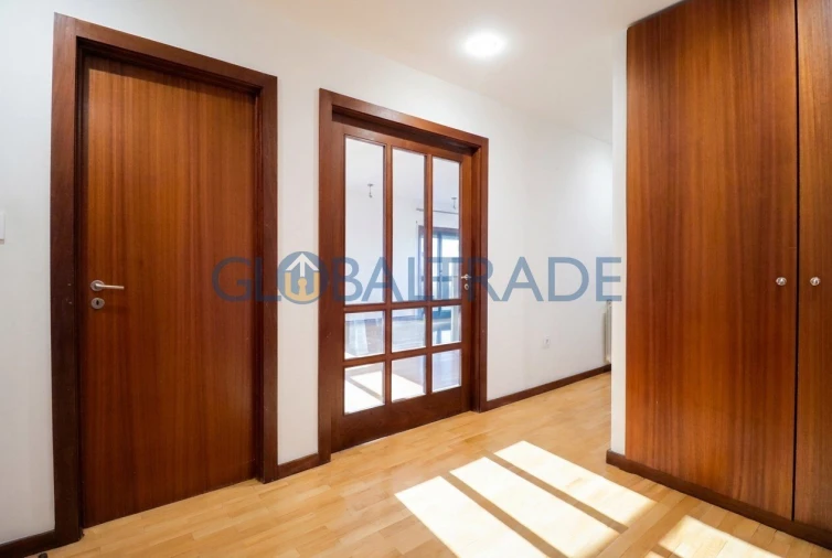 Apartamento T4 para Venda em Gondomar (São Cosme), Valbom e Jovim Foto 2