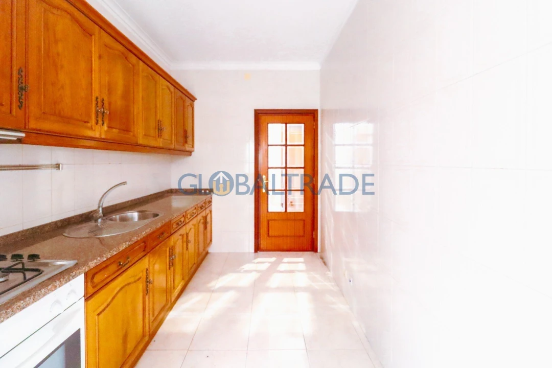 Apartamento T1 para Venda em Canelas Foto 4