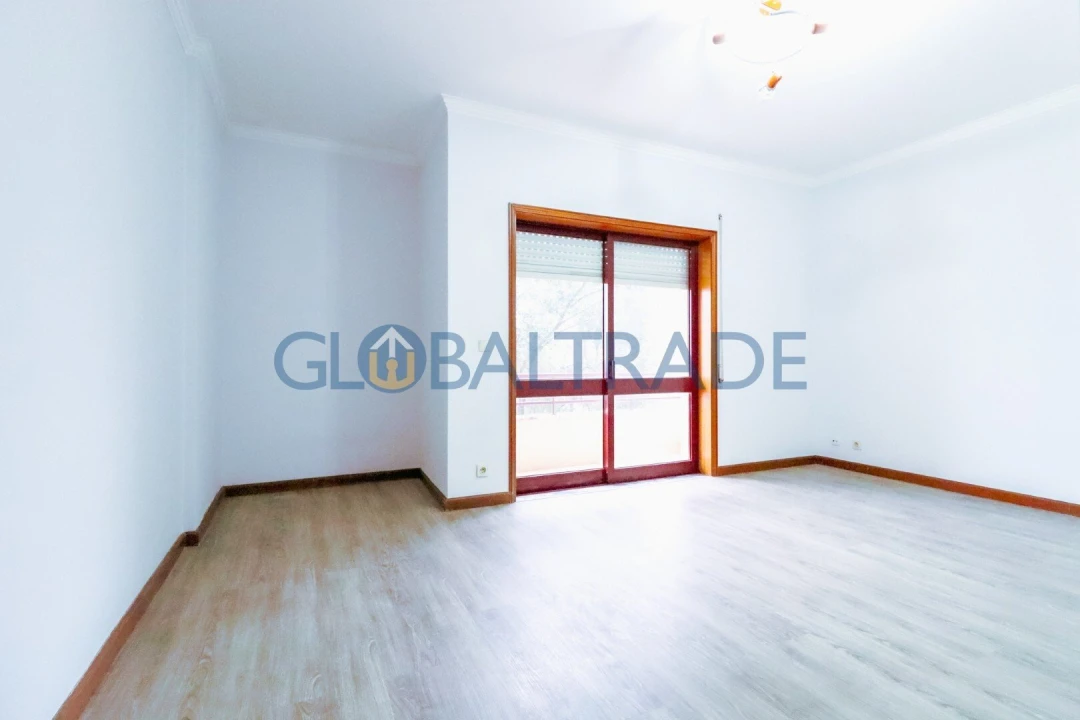 Apartamento T1 para Venda em Canelas Foto 16