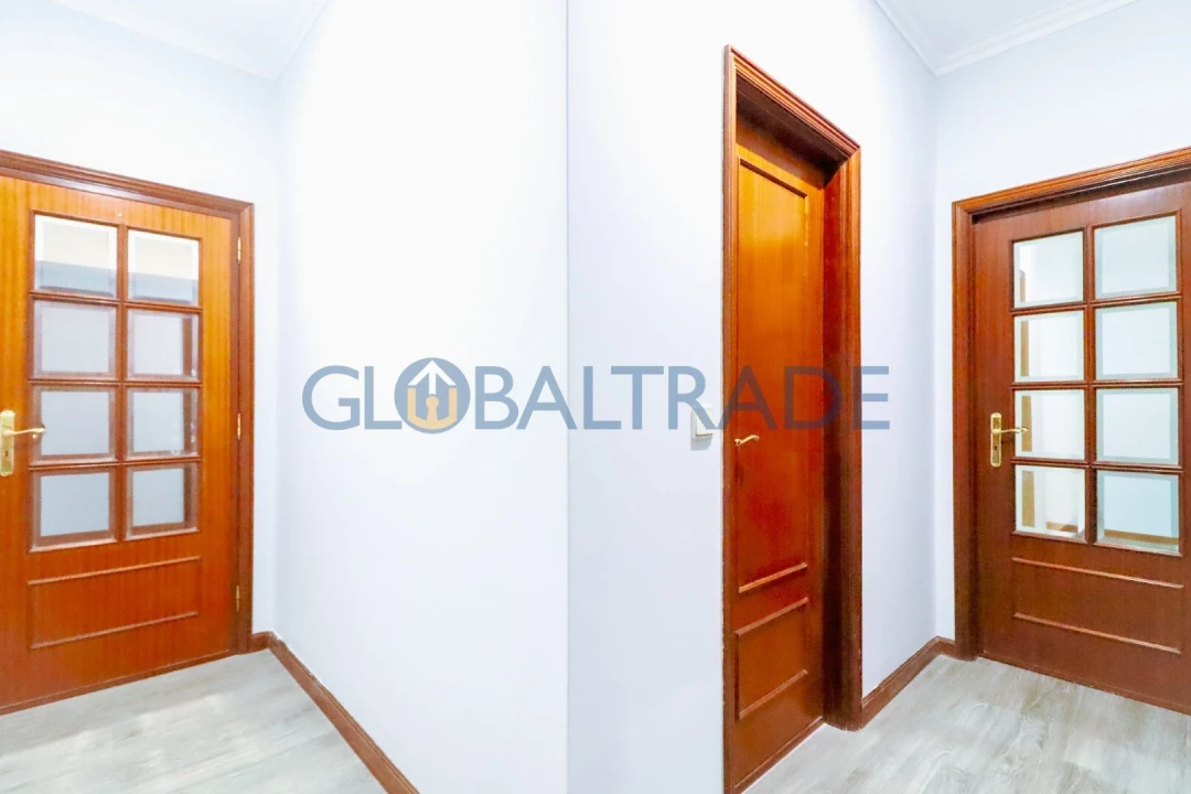 Apartamento T1 para Venda em Canelas Foto 13