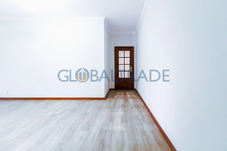 Apartamento T1 para Venda em Canelas Foto 18