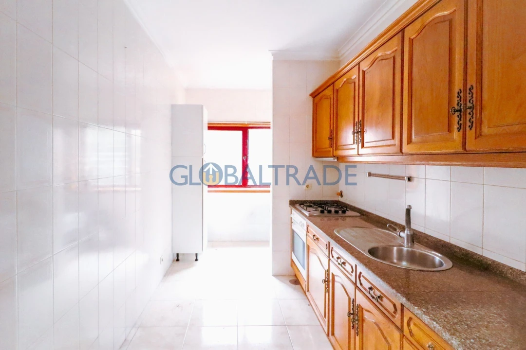 Apartamento T1 para Venda em Canelas Foto 1