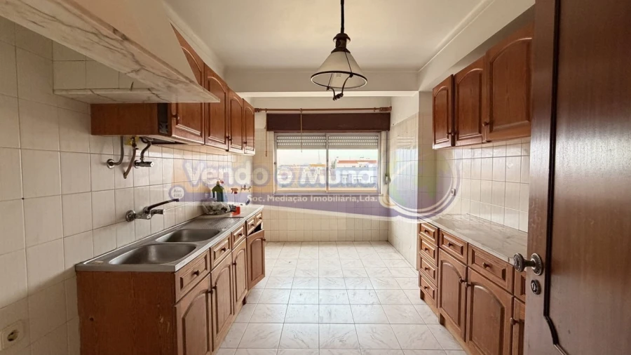 Apartamento T2 para Venda em Benavente Foto 3