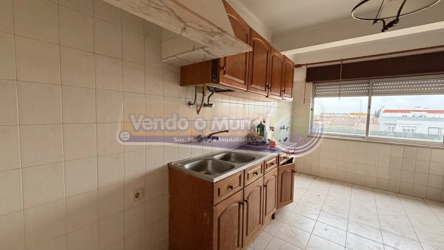 Apartamento T2 para Venda em Benavente Foto 2