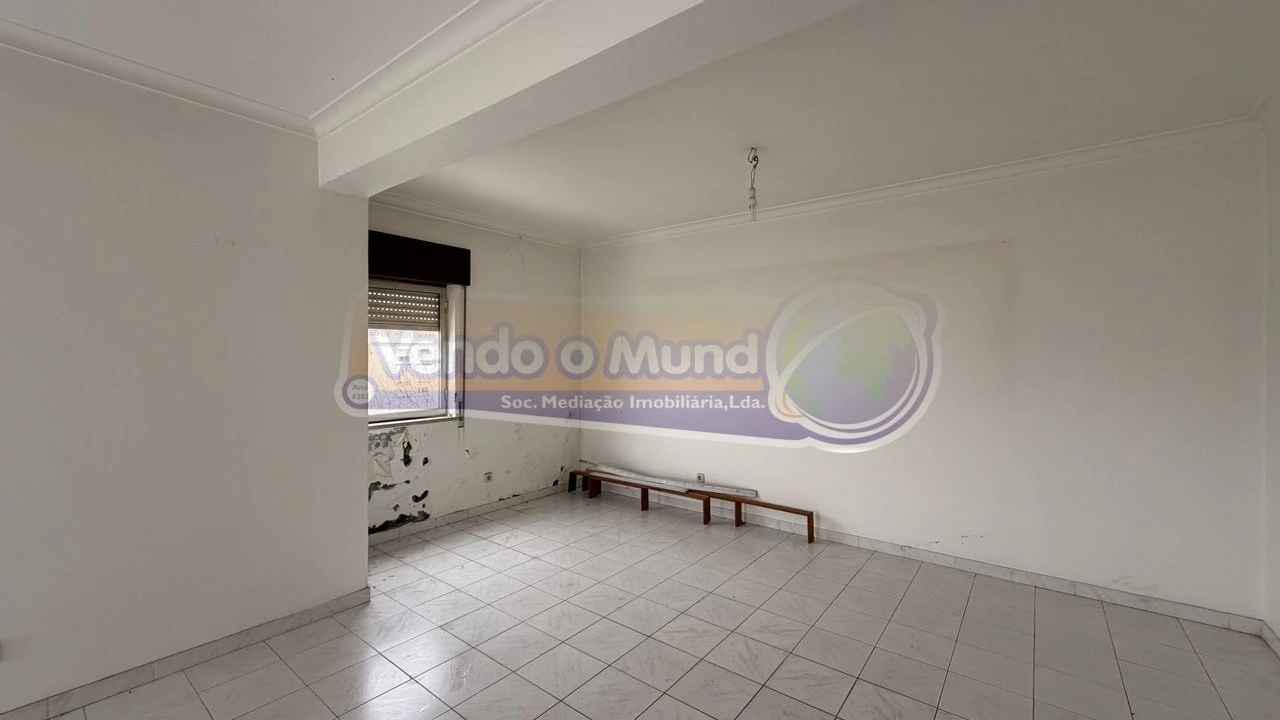 Apartamento T2 para Venda em Benavente Foto 10