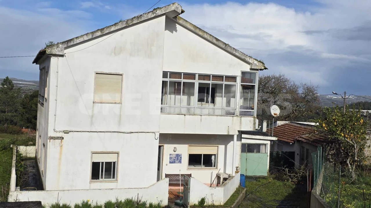 Moradia T4 para Venda em Lousa Foto 4