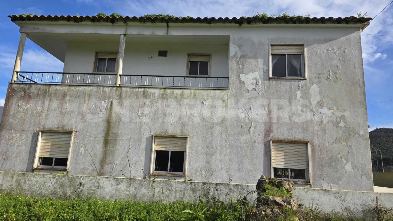 Moradia T4 para Venda em Lousa Foto 5