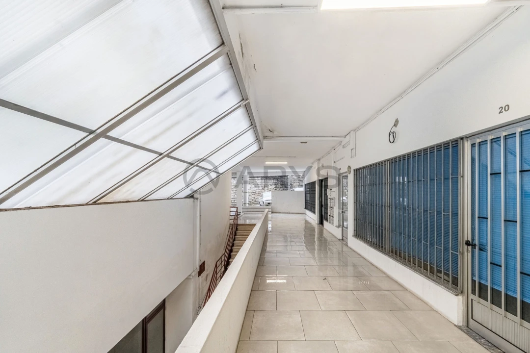 Negócio para Venda em Urgezes Foto 6