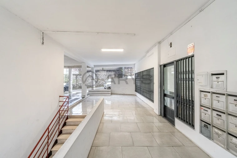 Negócio para Venda em Urgezes Foto 5