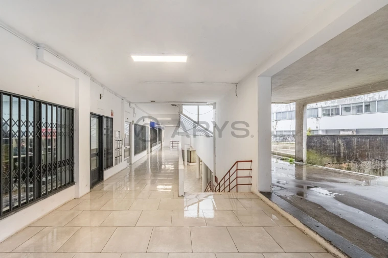 Negócio para Venda em Urgezes Foto 18