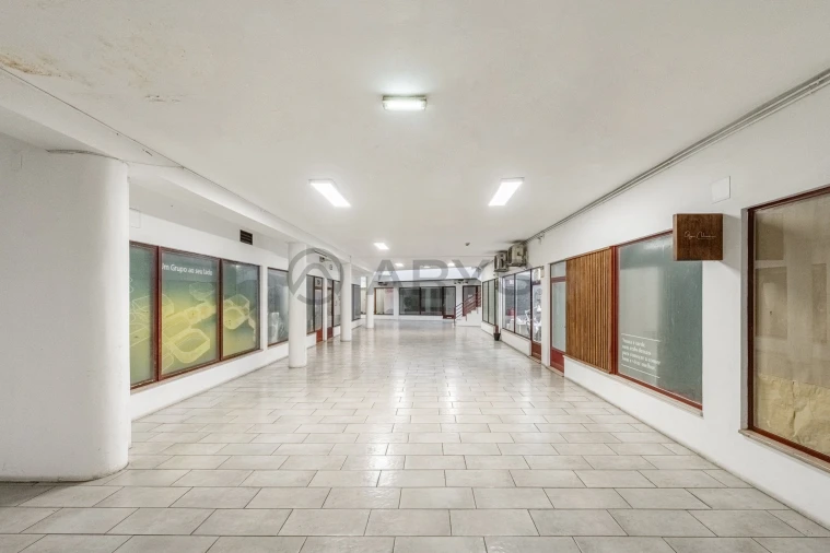 Negócio para Venda em Urgezes Foto 2