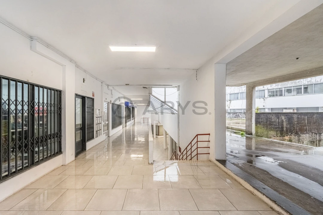 Negócio para Venda em Urgezes Foto 10