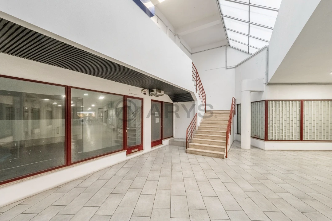 Negócio para Venda em Urgezes Foto 3