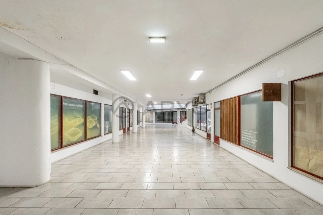 Negócio para Venda em Urgezes Foto 2