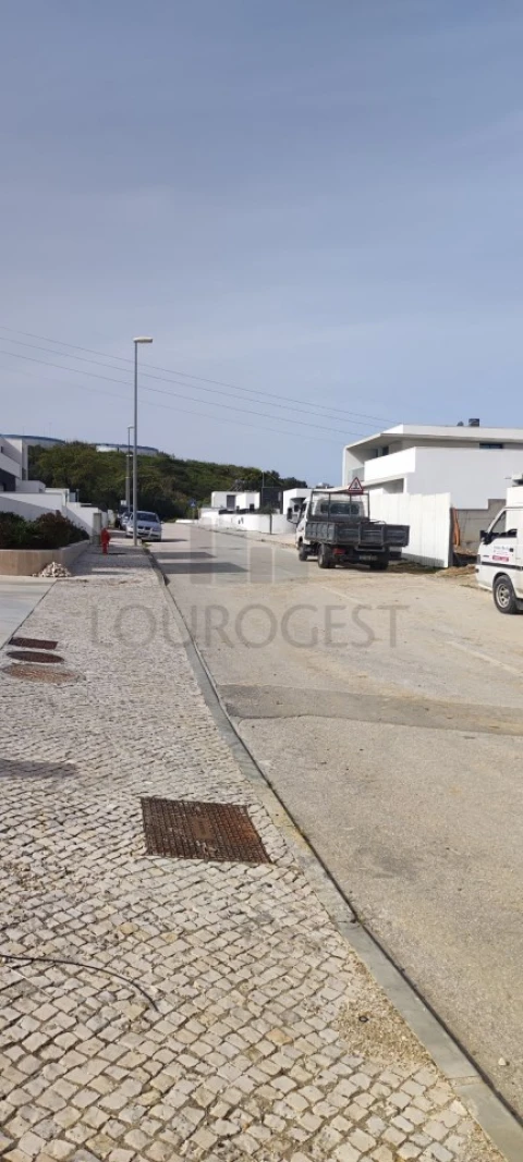 Moradia T4 para Venda em Marvila, Ribeira Santarém, São Salvador, São Nicolau