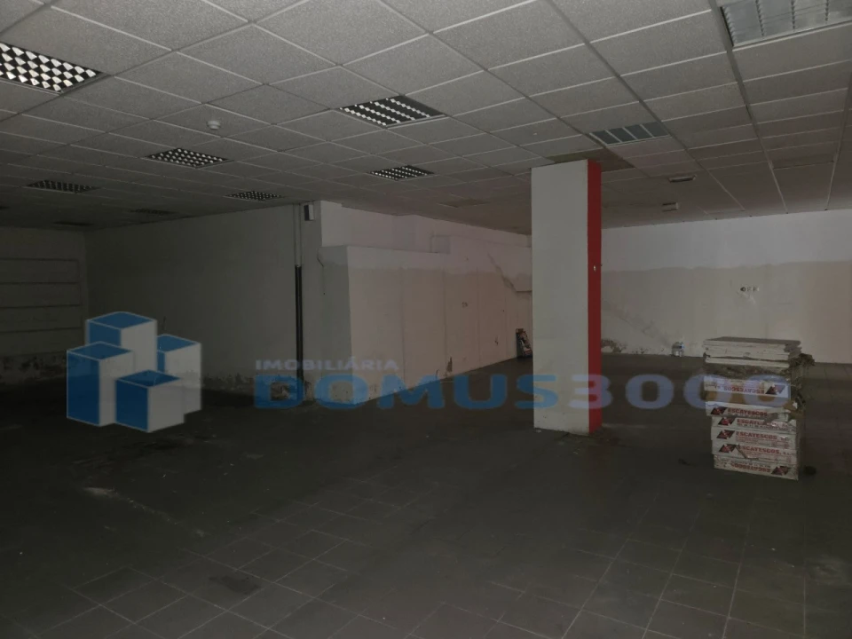 Loja para Arrendamento em Nossa Senhora da Conceição, São Pedro e São Dinis Foto 7