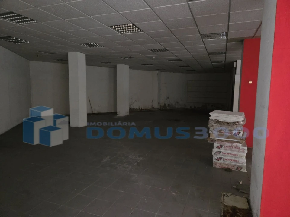 Loja para Arrendamento em Nossa Senhora da Conceição, São Pedro e São Dinis Foto 9