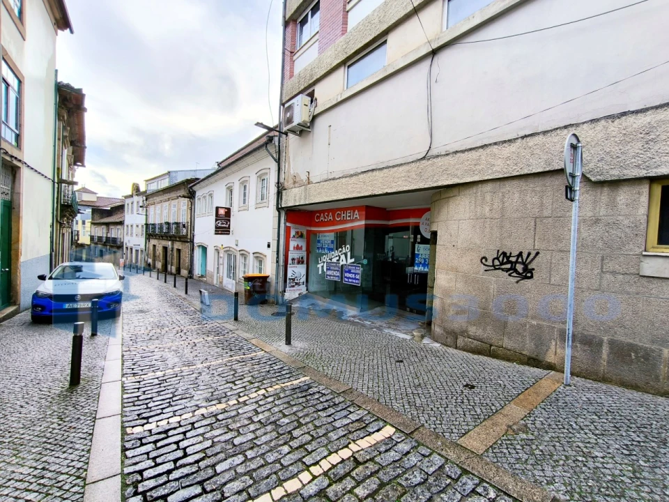 Loja para Arrendamento em Nossa Senhora da Conceição, São Pedro e São Dinis Foto 1