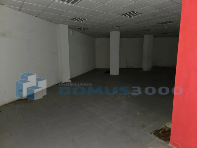 Loja para Arrendamento em Nossa Senhora da Conceição, São Pedro e São Dinis Foto 12