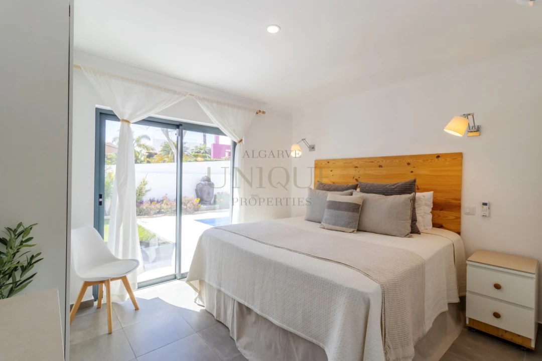 Moradia T4 para Venda em Lagos (São Sebastião e Santa Maria) Foto 9