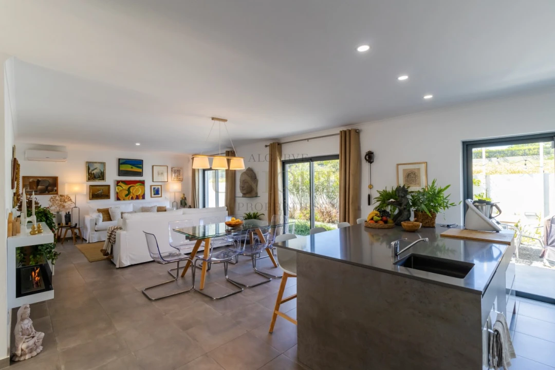 Moradia T4 para Venda em Lagos (São Sebastião e Santa Maria) Foto 13