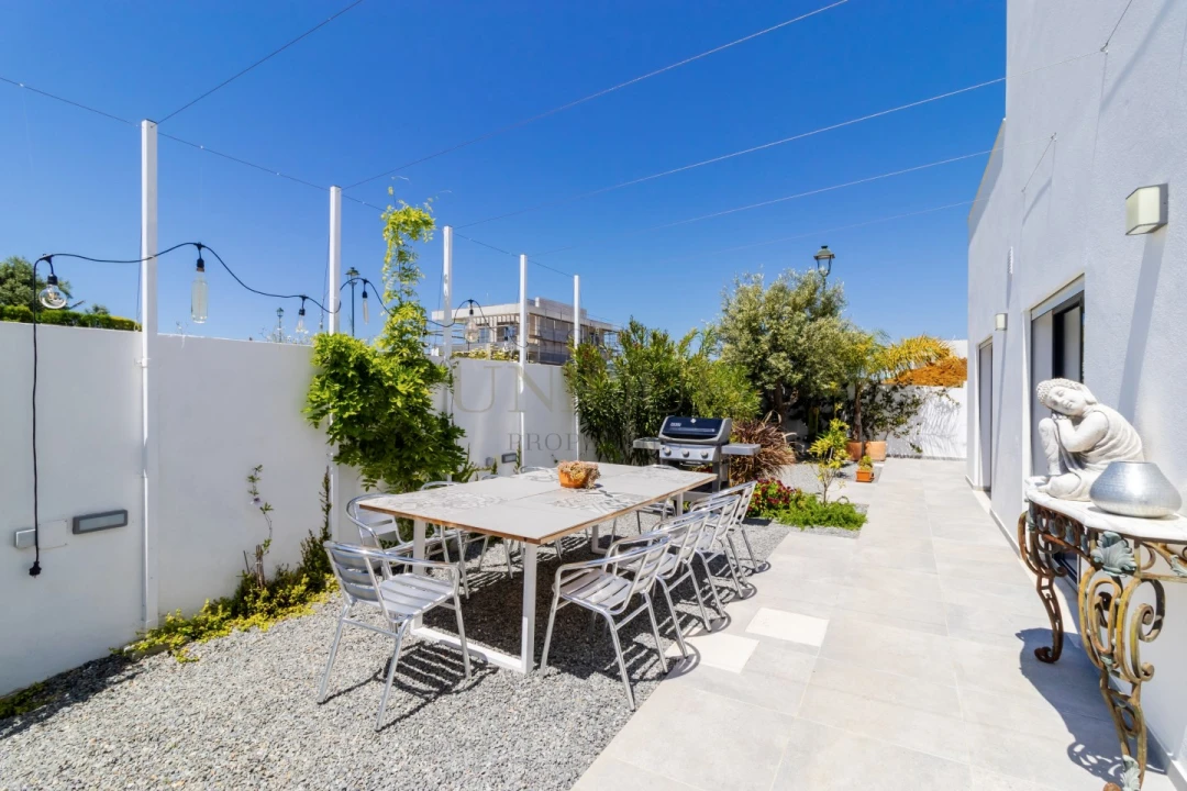 Moradia T4 para Venda em Lagos (São Sebastião e Santa Maria) Foto 47