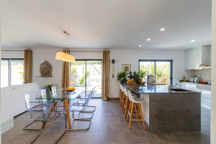 Moradia T4 para Venda em Lagos (São Sebastião e Santa Maria) Foto 4