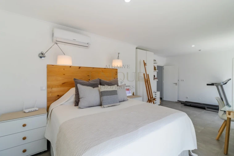 Moradia T4 para Venda em Lagos (São Sebastião e Santa Maria) Foto 28