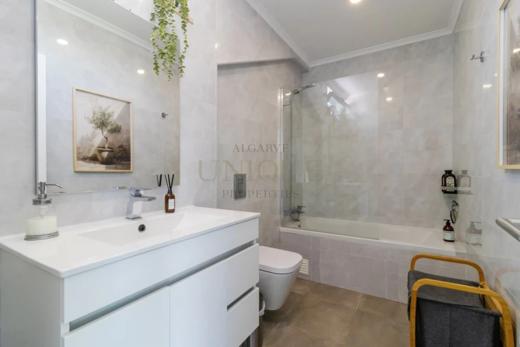 Moradia T4 para Venda em Lagos (São Sebastião e Santa Maria) Foto 46