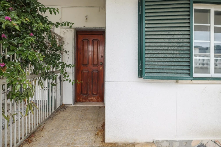 Moradia T2 para Venda em Charneca de Caparica e Sobreda Foto 2