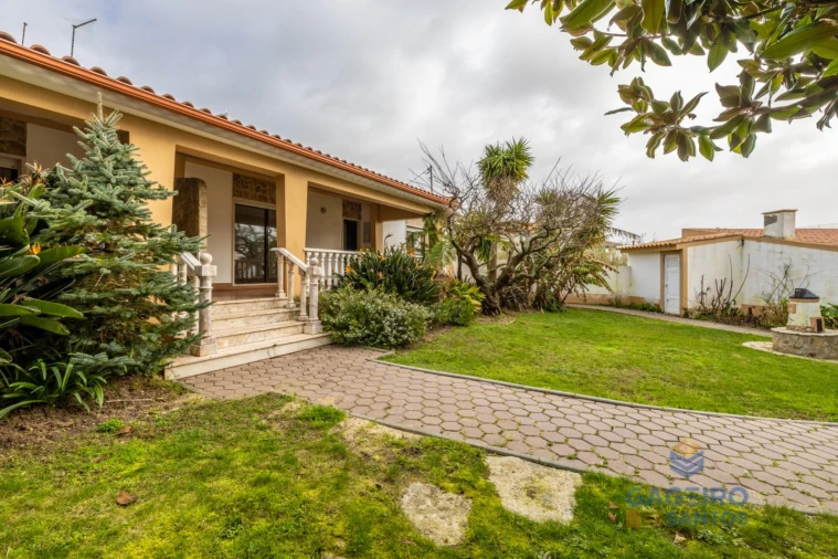 Moradia T2 para Venda em São Martinho do Porto Foto 24