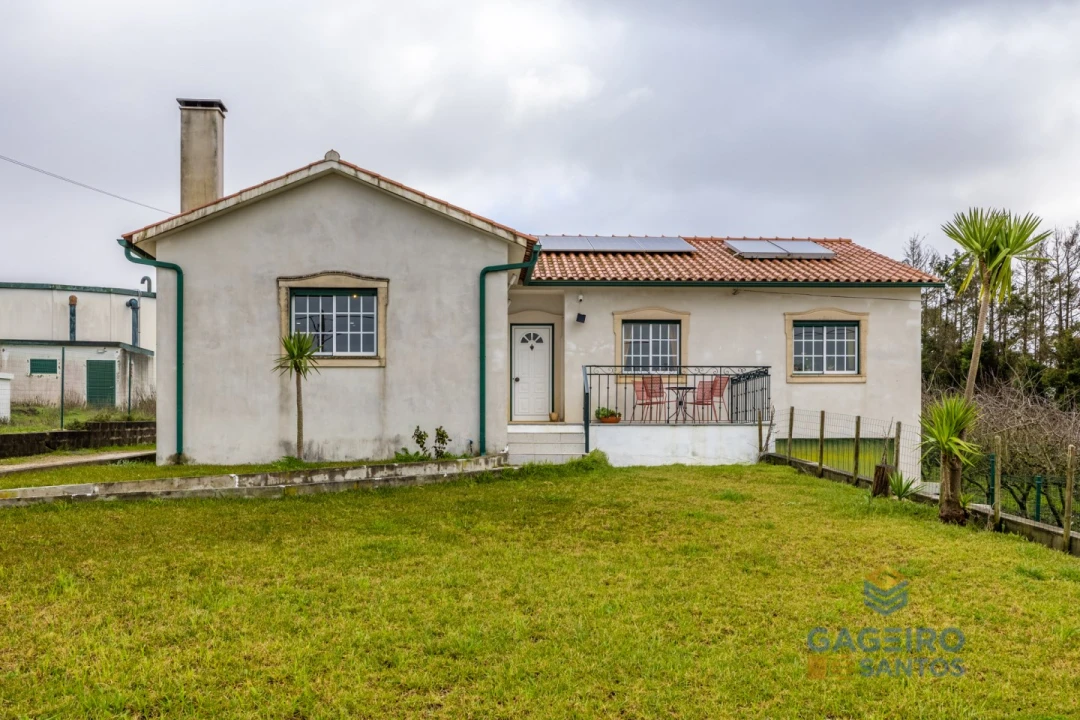 Moradia T4 para Venda em Barrio Foto 1