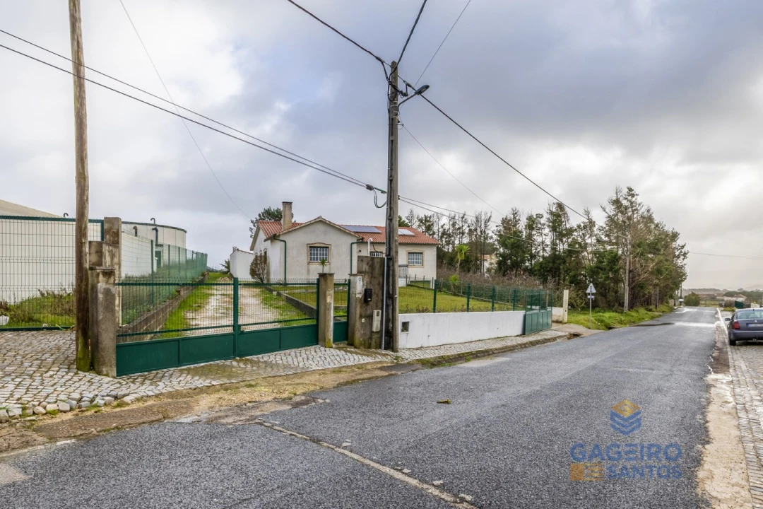 Moradia T4 para Venda em Barrio Foto 4