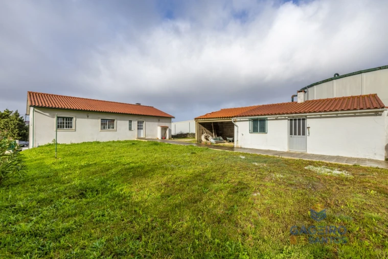 Moradia T4 para Venda em Barrio Foto 36