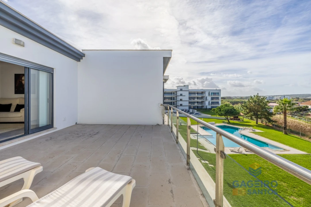 Apartamento T3 para Venda em São Martinho do Porto Foto 12