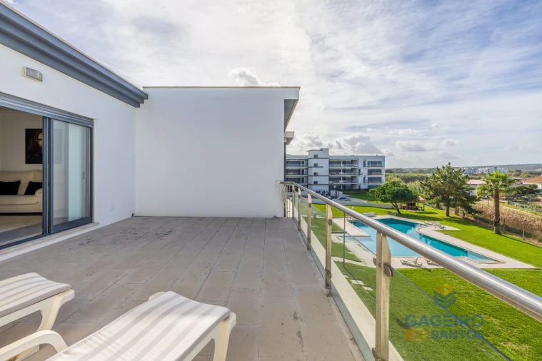 Apartamento T3 para Venda em São Martinho do Porto Foto 12