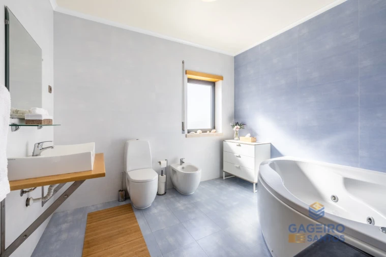 Apartamento T3 para Venda em São Martinho do Porto Foto 13