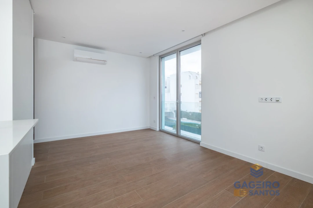 Apartamento T2 para Venda em São Martinho do Porto Foto 7