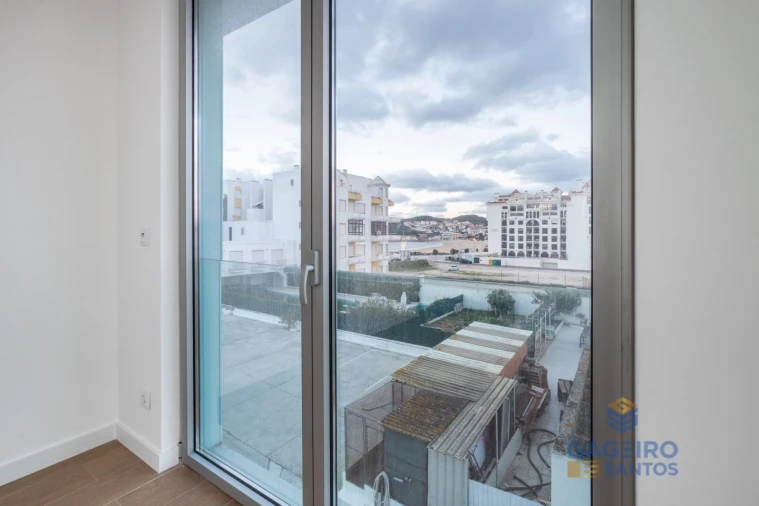 Apartamento T2 para Venda em São Martinho do Porto Foto 8