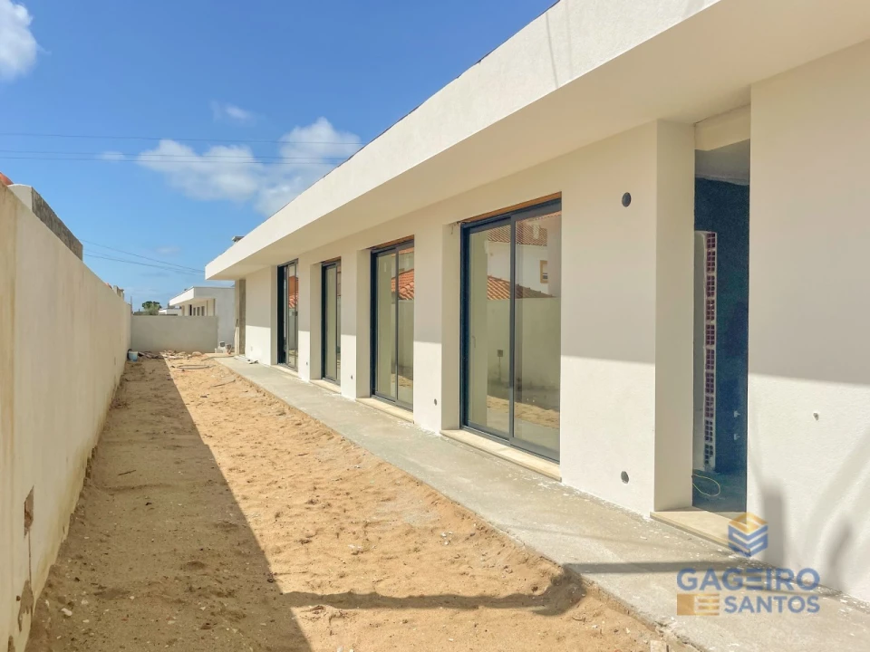 Moradia T3 para Venda em Alfeizerão Foto 1