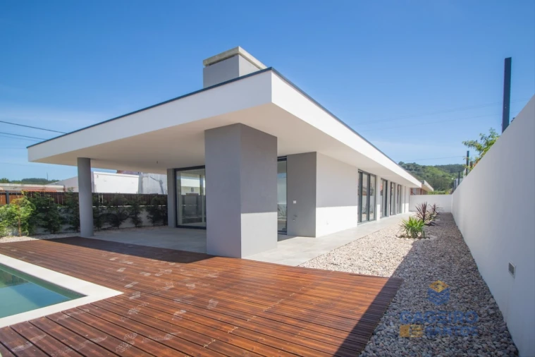 Moradia T3 para Venda em Alfeizerão Foto 8