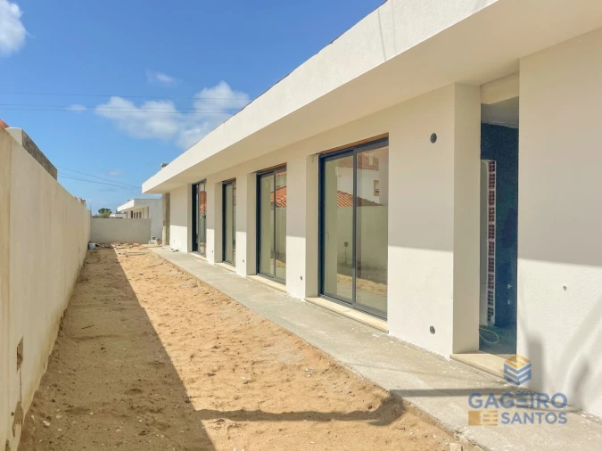 Moradia T3 para Venda em Alfeizerão Foto 1